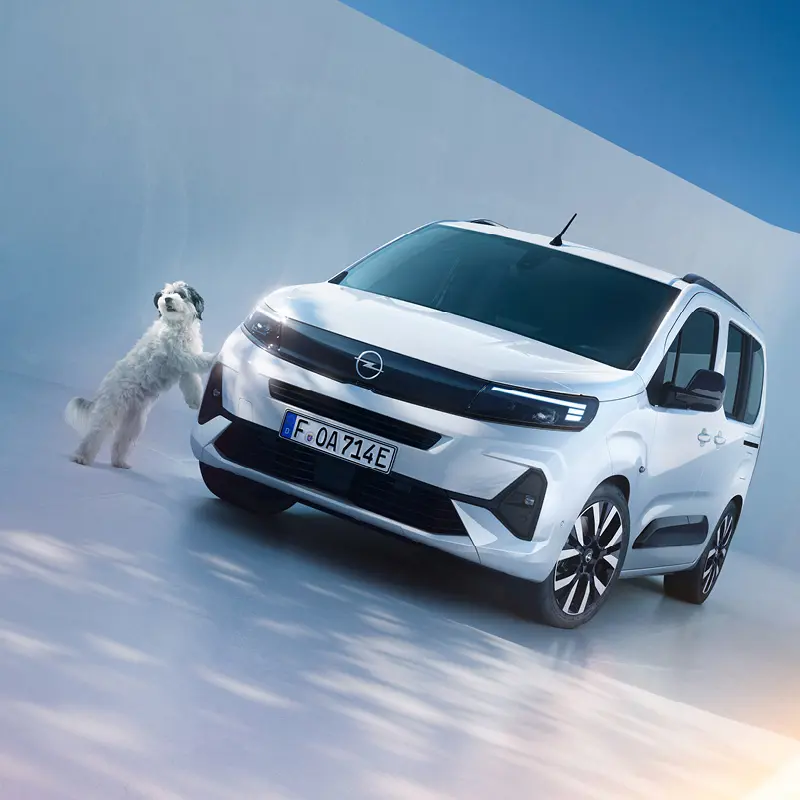 OPEL COMBO LIFE MY2023 BEV Masthead 21X9